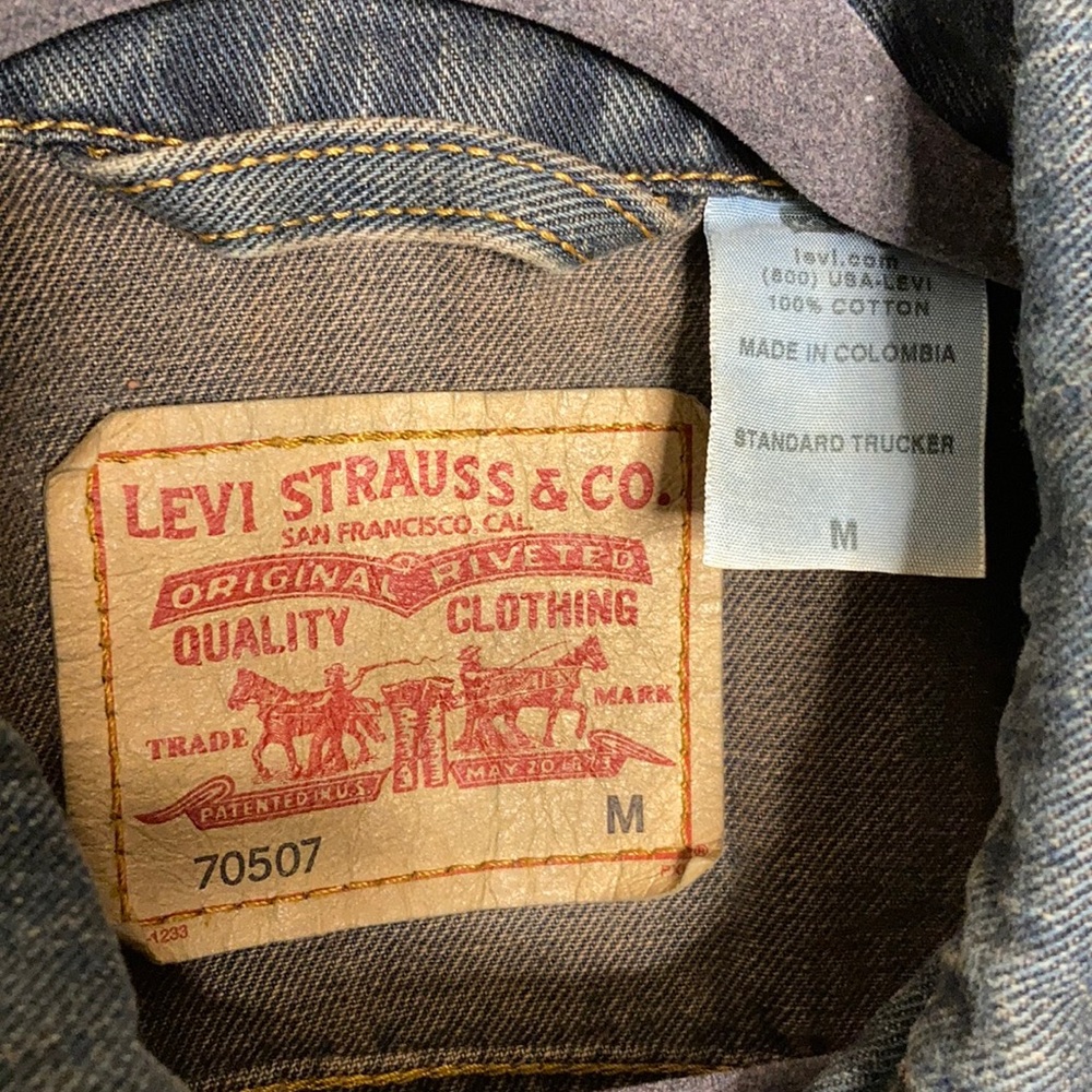 Levi’s Jacket (Standard Trucker) Over Sized Look - image 3